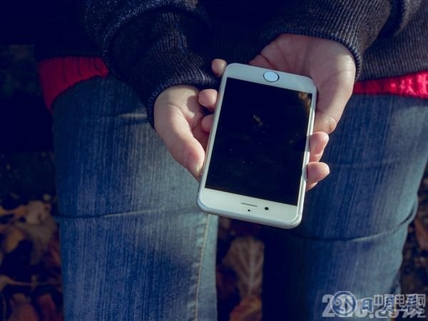 這價格感受下！網(wǎng)友曬16年前手機報價單 雷軍：好貴